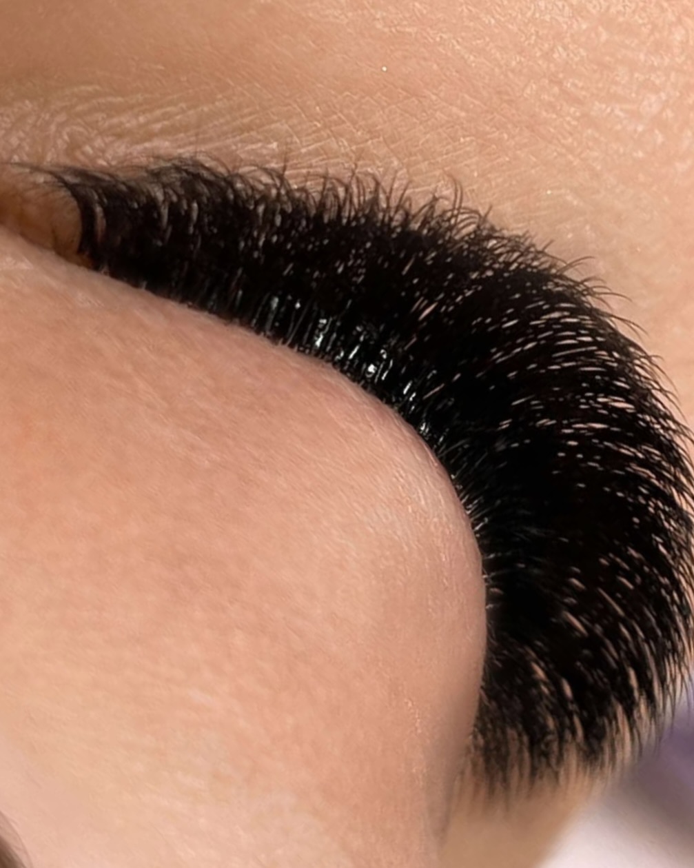 “You can’t wear mega volume because your lashes are weak.”
Says who? 👀

This is one of the biggest myths in the lash industry.

Having sparse, gappy or fine natural lashes does NOT automatically mean you can’t wear mega volume. In fact… sometimes mega volume is exactly what gives you the most beautiful result.

The real issue is not the style.
It’s the application.

Mega volume done incorrectly — too heavy, poor isolation, bad mapping — yes, that can cause damage.

But mega volume done properly?
With correct fan weight, proper distribution, and clean attachment?

It should NOT damage your natural lashes.

And this is exactly why technique and product choice matter so much.

At Posh Deluxe, we use some of the thinnest lash fibres in the market to create beautiful, fluffy, and safe mega volume sets — so we can build density without overloading your natural lashes.

More density doesn’t always mean more weight.

It means smarter weight.

And here’s something people don’t talk about enough:

When you have gaps or weak-looking lashes, mega volume can actually camouflage those gaps better than classic or light volume. Because we’re working with ultra-fine fibres, we can create fullness while still protecting lash health.

And retention?
Mega volume often holds beautifully because of the multiple bonding points when applied correctly.

Now let’s talk about serum.

Yes, using a lash serum while wearing extensions is great if you want to improve your natural lash condition. I always recommend it.

But it’s not mandatory.

Not using serum doesn’t mean you “can’t” wear mega volume. It simply means your natural lashes will stay in their current condition — not magically get worse because you chose mega.

The truth?

Mega volume is not the enemy.
Bad technique is.

If your lash artist understands weight calculation, fan balance, isolation, and lash health — you’d be surprised how amazing mega volume can look even on sparse lashes.

Stop limiting your options because of myths.

The right technique changes everything.

#PoshDeluxe #PerthLashes #MegaVolumeLashExtensions #PerthBeautySalon #VolumeLashesPerth