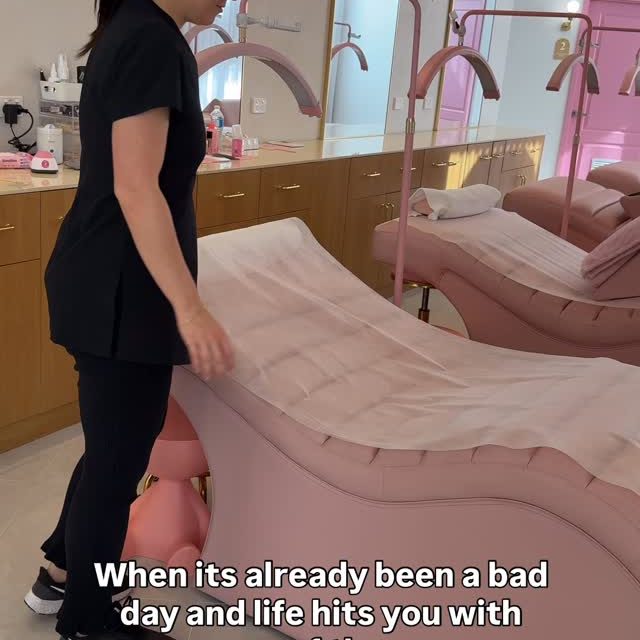 Who can relate? 🙈🤭

#fyp #lifehappens #lashtechlife #workreels #toughlife