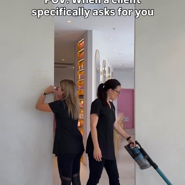 …and here she comes! 😂😂😂
Please don’t ask for Paola anymore. Her head keeps getting bigger. 🤣🤣🤣
#PerthLashes #PerthBrows #EyelashExtensionsPerth #PerthBeautySalon #PerthLashArtist